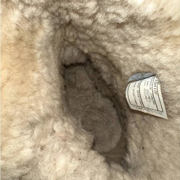 UGG womens Bailey Button Boots size 9 - Picture 11 of 12